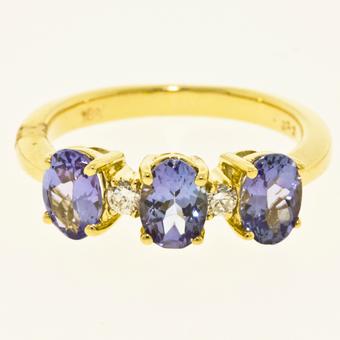 18k Yellow Gold .06ctw Diamond 1.65ct Tanzanite Ring